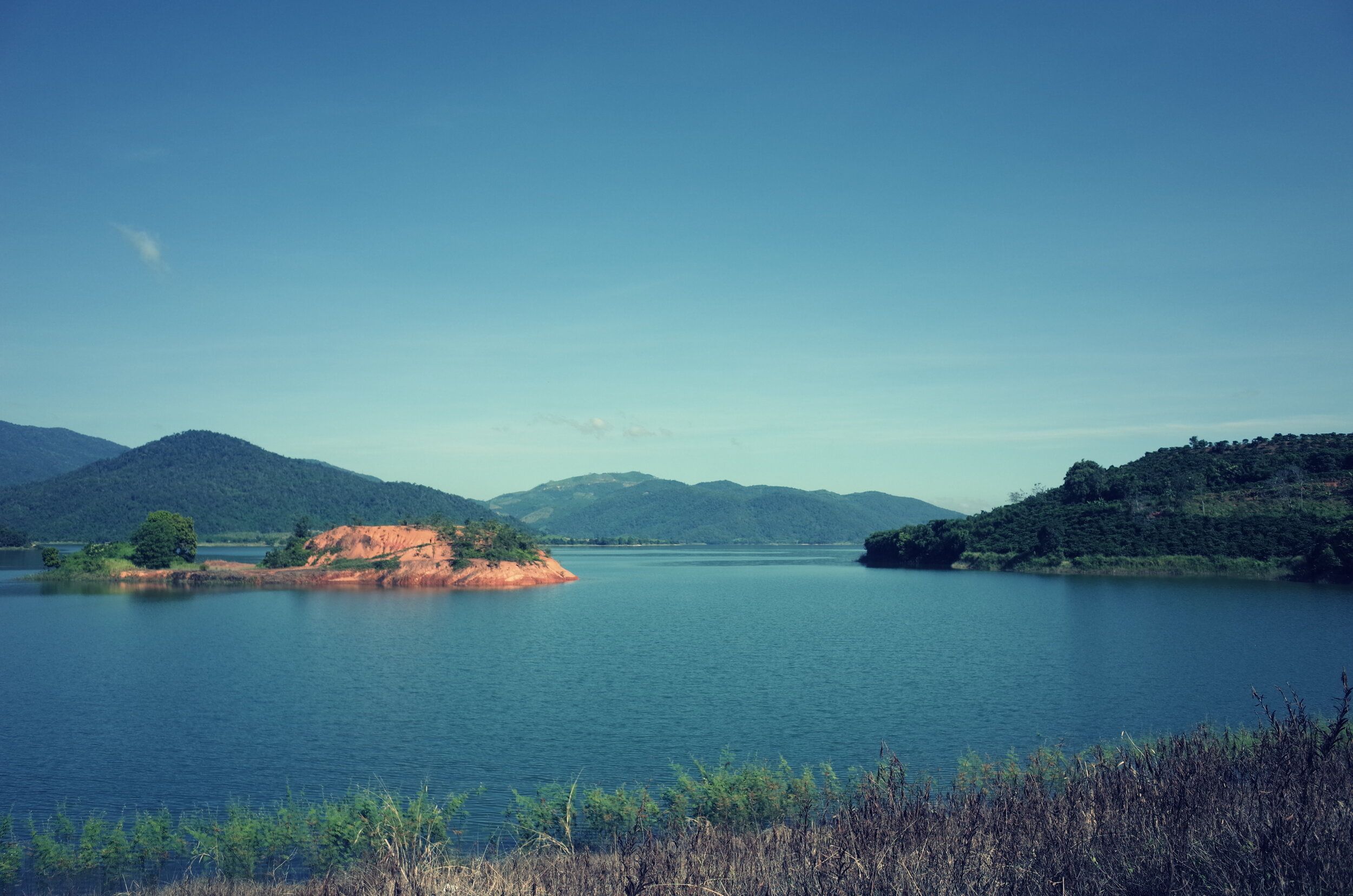 Trekking through the Đắk Lắk highlands